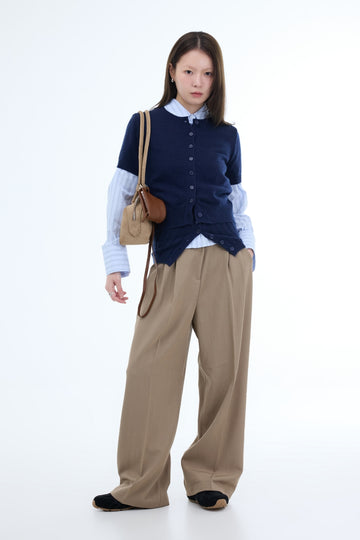 Akab button set sweater